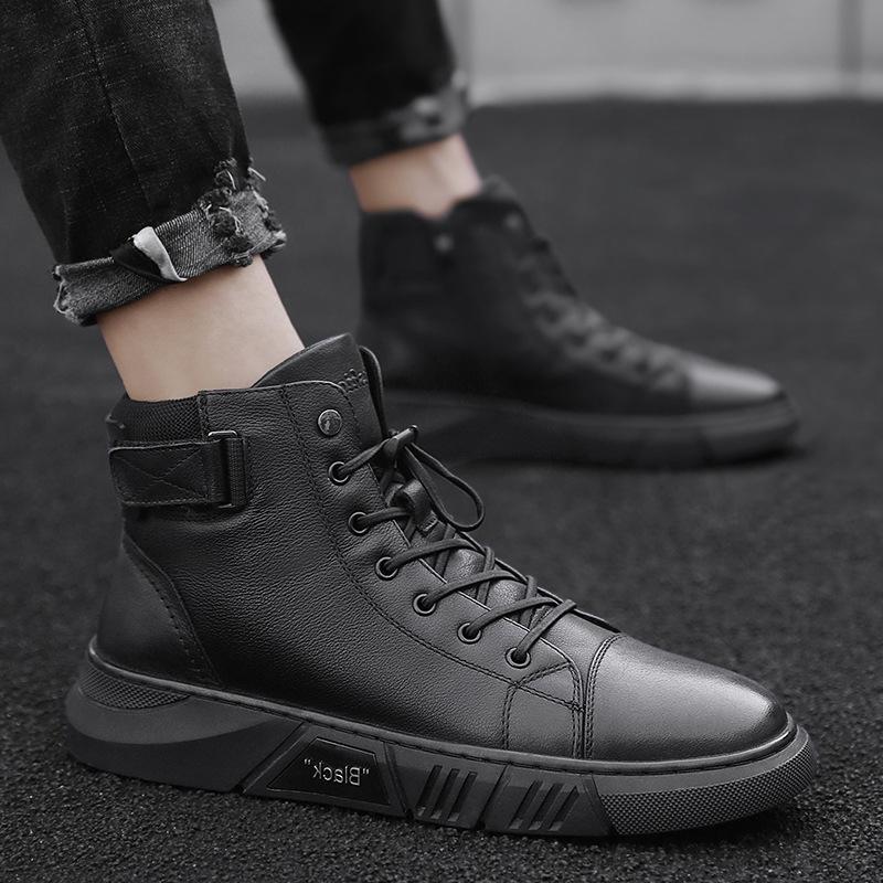 Sturdy black men's shoes