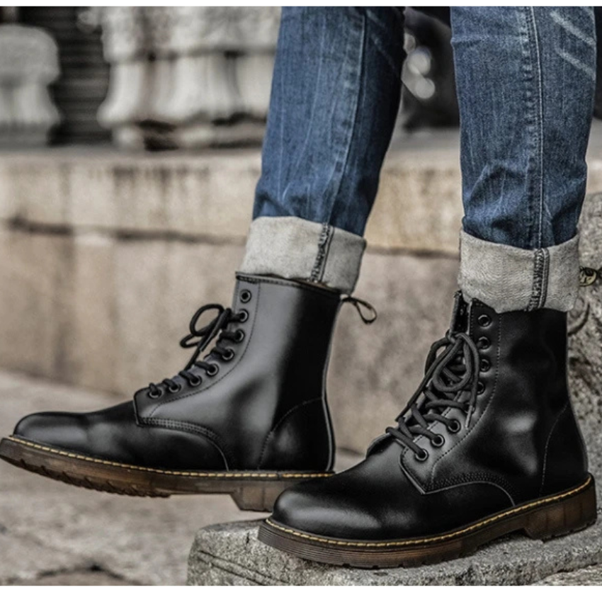 Comfortable Boots with Laces