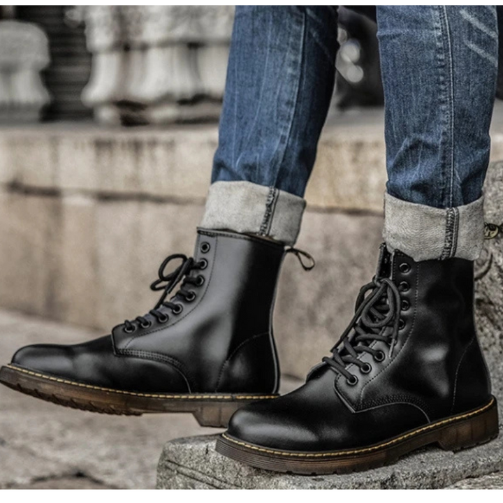Comfortable Boots with Laces