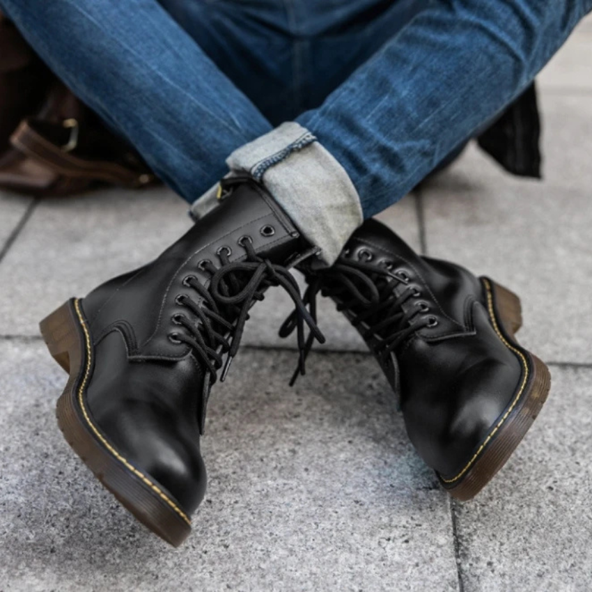 Comfortable Boots with Laces