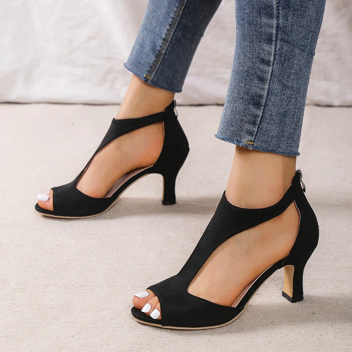 Evali orthopedic sandals with heels