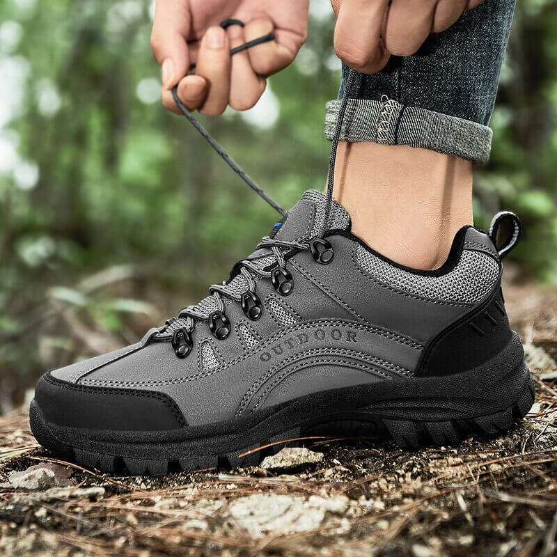 Outdoor orthopedic hiking shoes