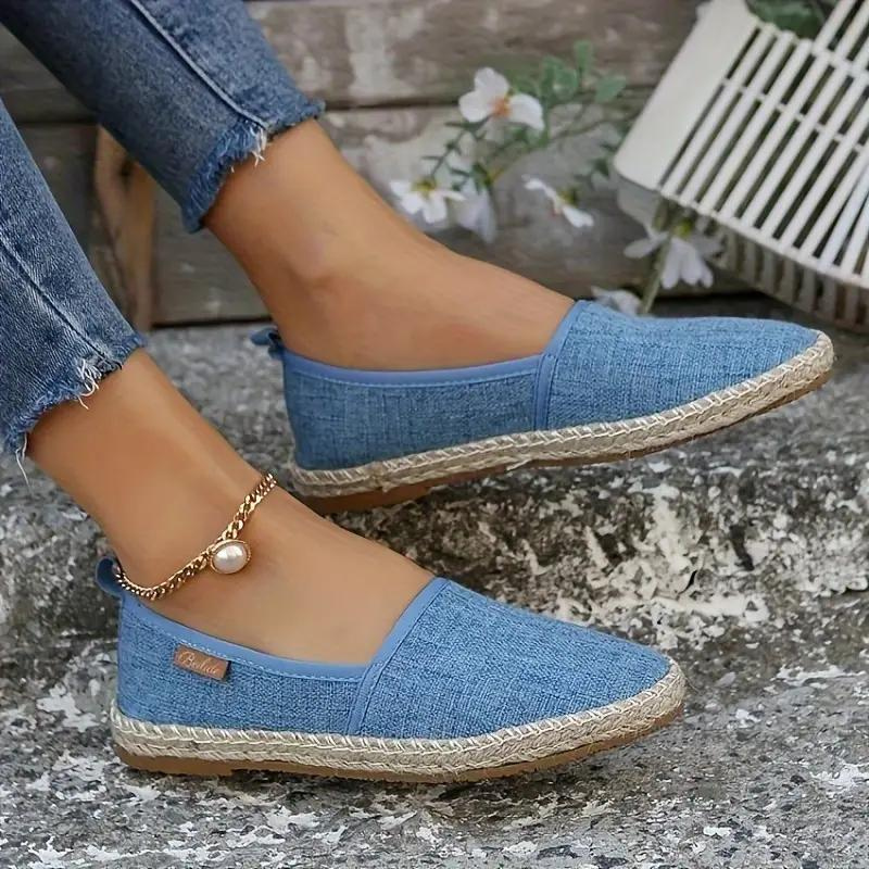 Summery Espadrilles Made of Lightweight Canvas