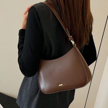 Rovia | The Perfect Small Bag For Style Conscious Women